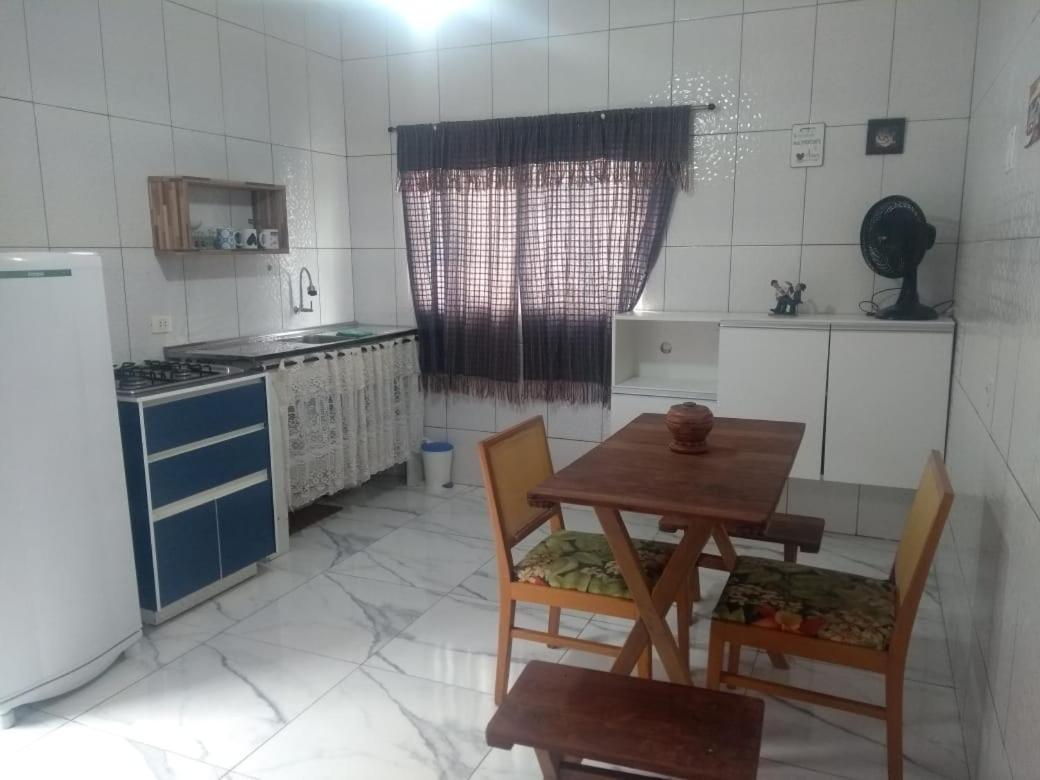Quarto Cozinha Banheiro Ar Condicionado Ambiente Familiar 700 Metros Da Praia Leilighet Peruíbe Eksteriør bilde